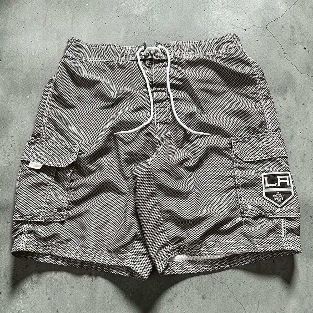 NHL LA Kings Board Shorts Mens Large Black Checkered Swim Trunks GIII Sports Y2K